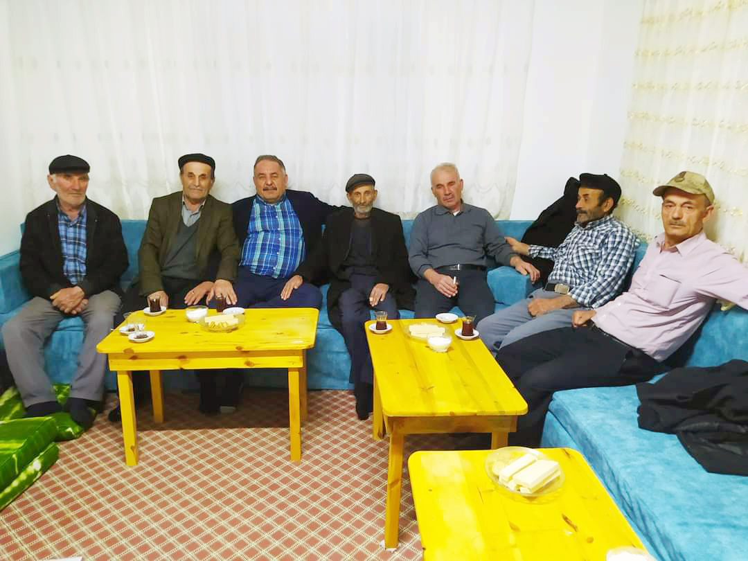 Akdağmadeni İlçesi Karaali Kaçağı Köyünde eski geleneği canlandırmak, köylüleri bir