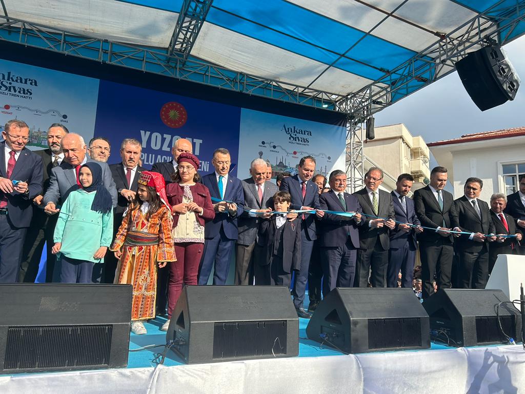 Ankara- Sivas arasında 12 saat olan demir yolu seyahat süresini