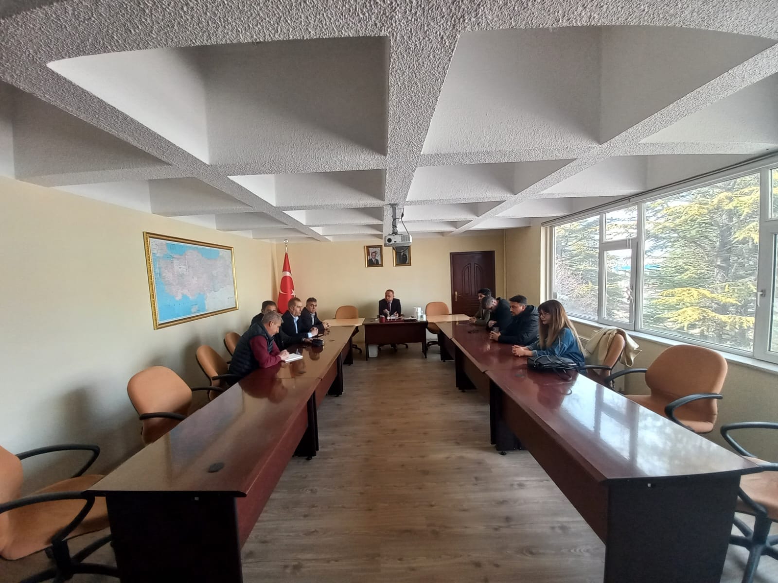 Sarıkaya İlçe Milli Eğitim Müdürü Cüneyt Yoldaş başkanlığında DYK Merkezi