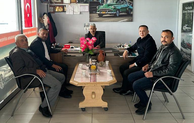 Sarıkaya Belediye Başkanı Ömer Açıkel, ilçede esnaf ziyaretlerinde bulunarak Cumhur