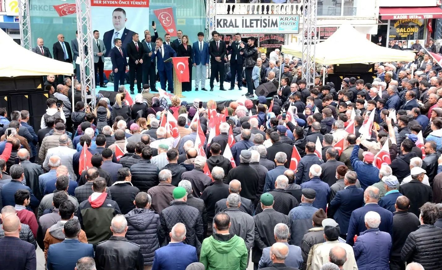 MHP’nin Akdağmadeni’nde düzenlediği Seçim İletişim Merkezi açılış töreni gövde gösterisine