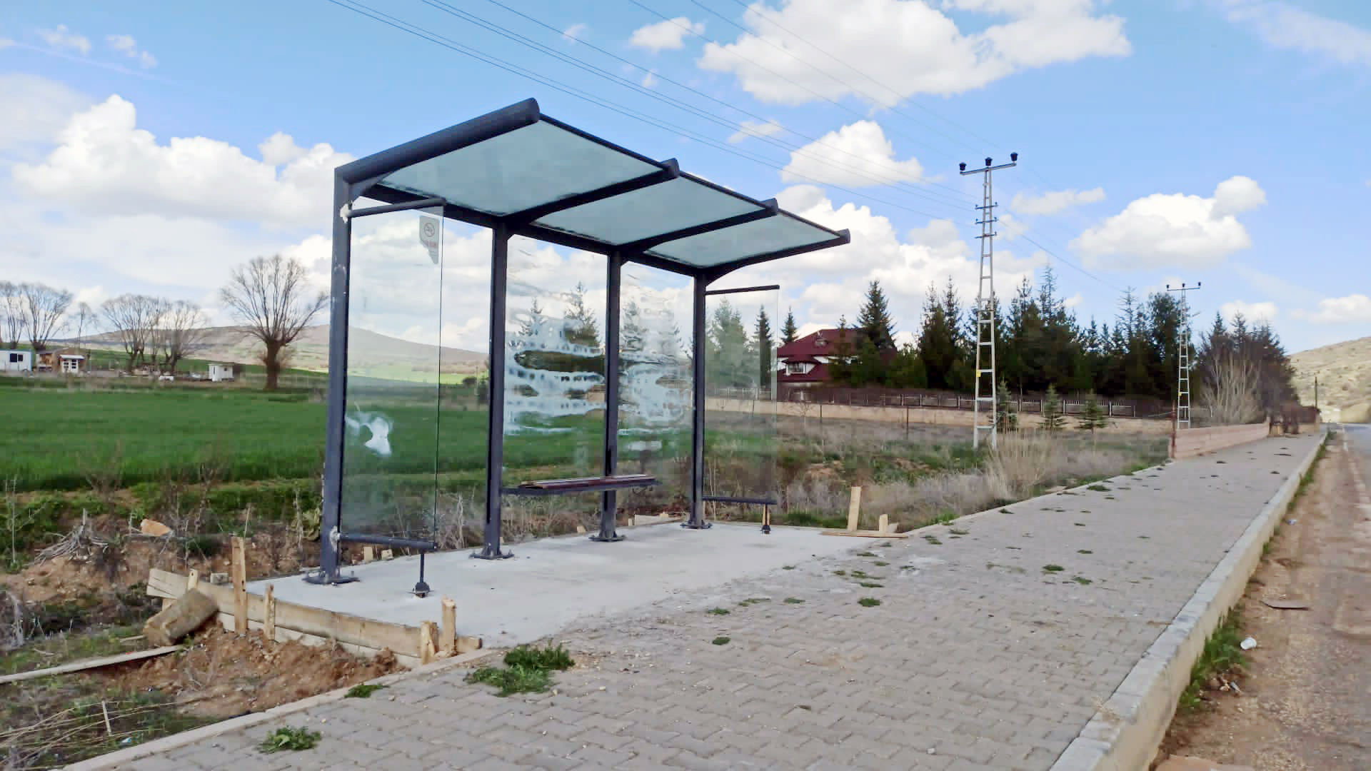 Çayıralan ilçesinde Ankara Büyükşehir Belediyesi tarafından gönderilen üç adan otobüs