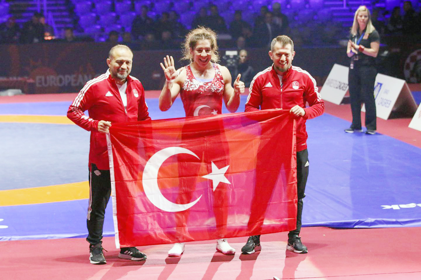 Yozgat’ın Yengesi Milli Güreşçi Yasemin Adar Yiğit, 6’ncı kez Avrupa