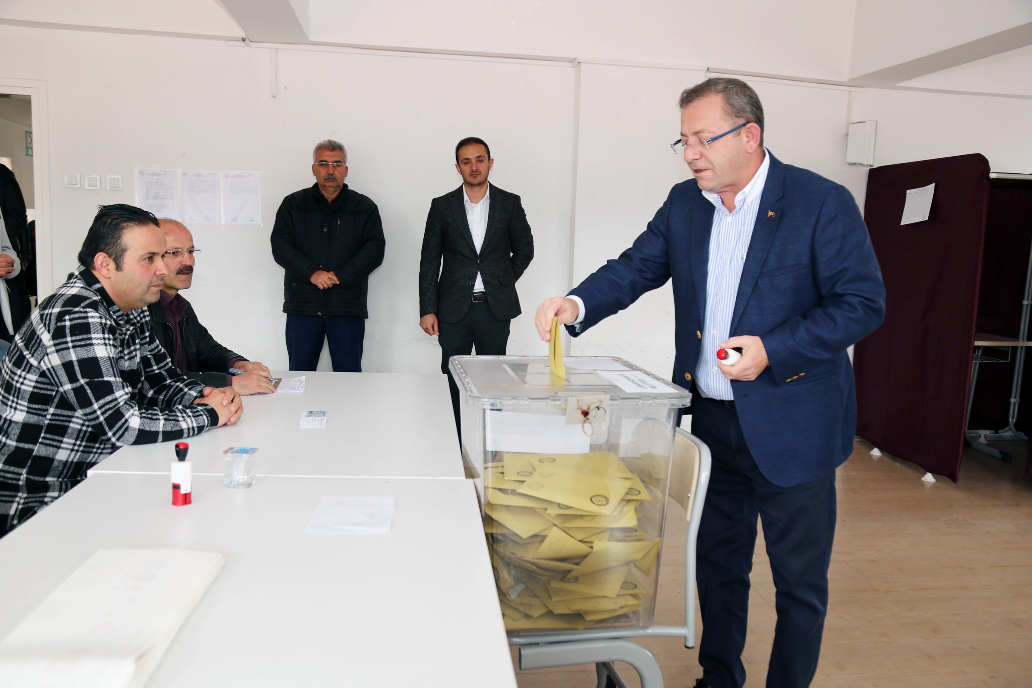 Yozgat’ta Milletvekilliği ve Cumhurbaşkanlığı seçimi için seçmenler 310 sandıkta oylarını