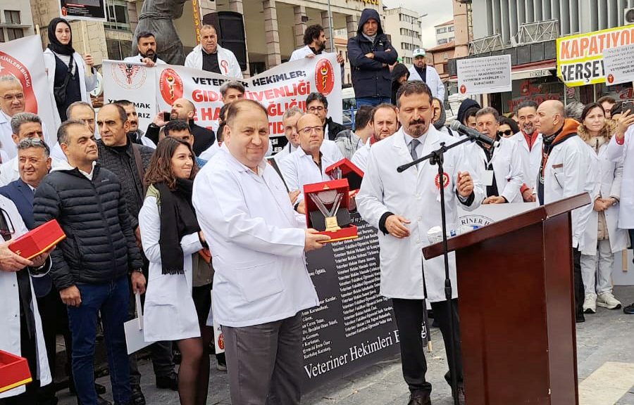 Yozgat Veteriner Hekimleri Odası Başkanı Faruk Anteplioğlu’na Veteriner Hekimlik mesleğine