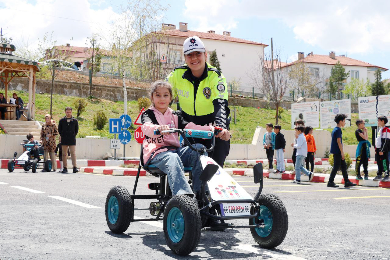 Yozgat İl Emniyet Müdürlüğü Trafik Ekipleri tarafından Trafik Haftası etkinlikleri