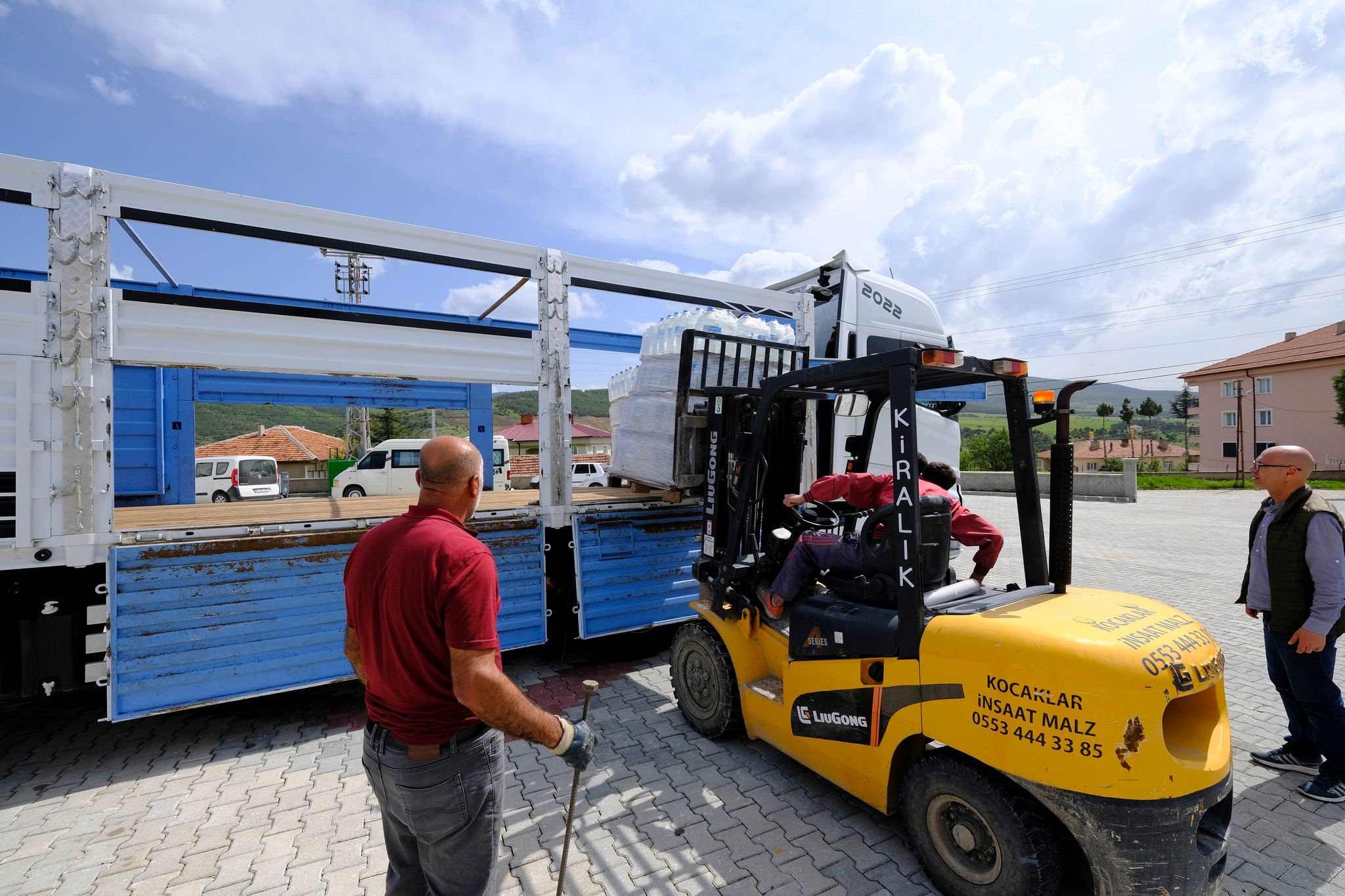 Akdağmadeni Belediyesi tarafından Kahramanmaraş merkezli meydana gelen depremlerin ardından deprem
