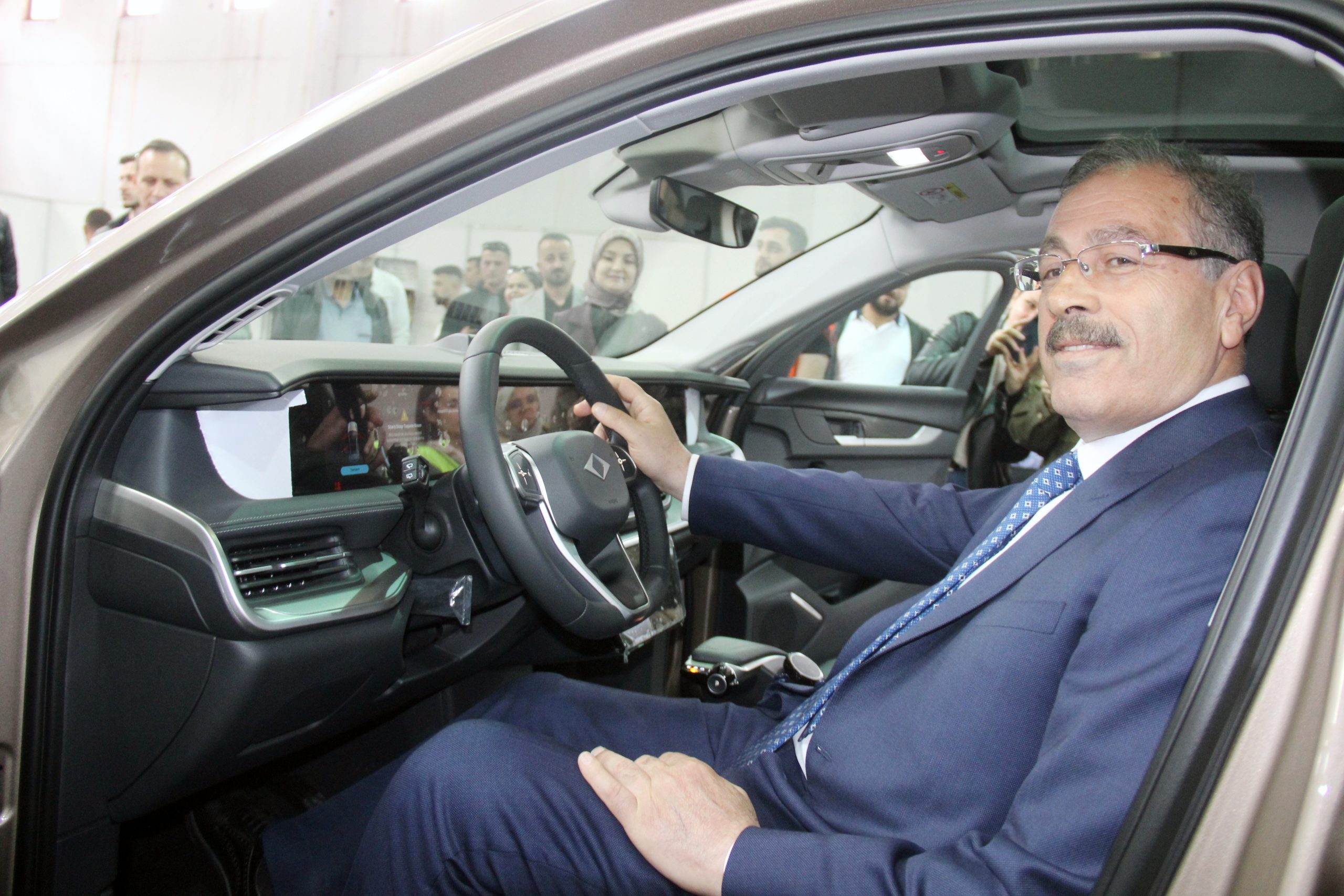 Yozgat’ta düzenlenen Evlilik Hazırlıkları Mobilya ve Yapı Fuarı’na getirilen Türkiye’nin