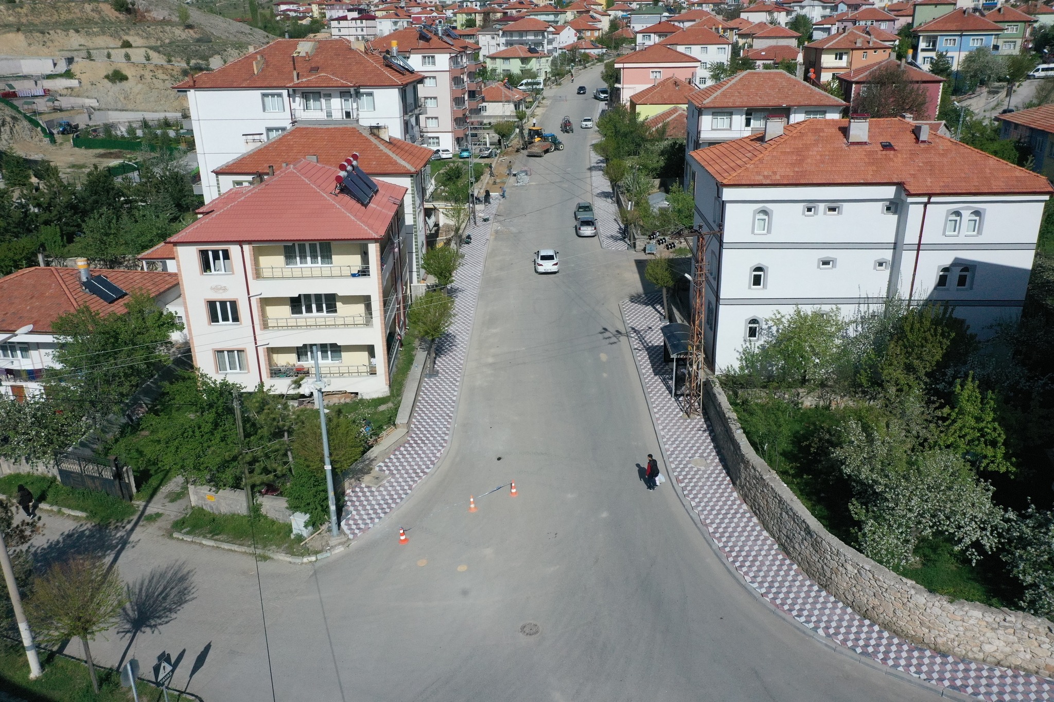 Akdağmadeni Belediye Başkanı Uz Dr Nezih Yalçın, Orman yolu caddesinde