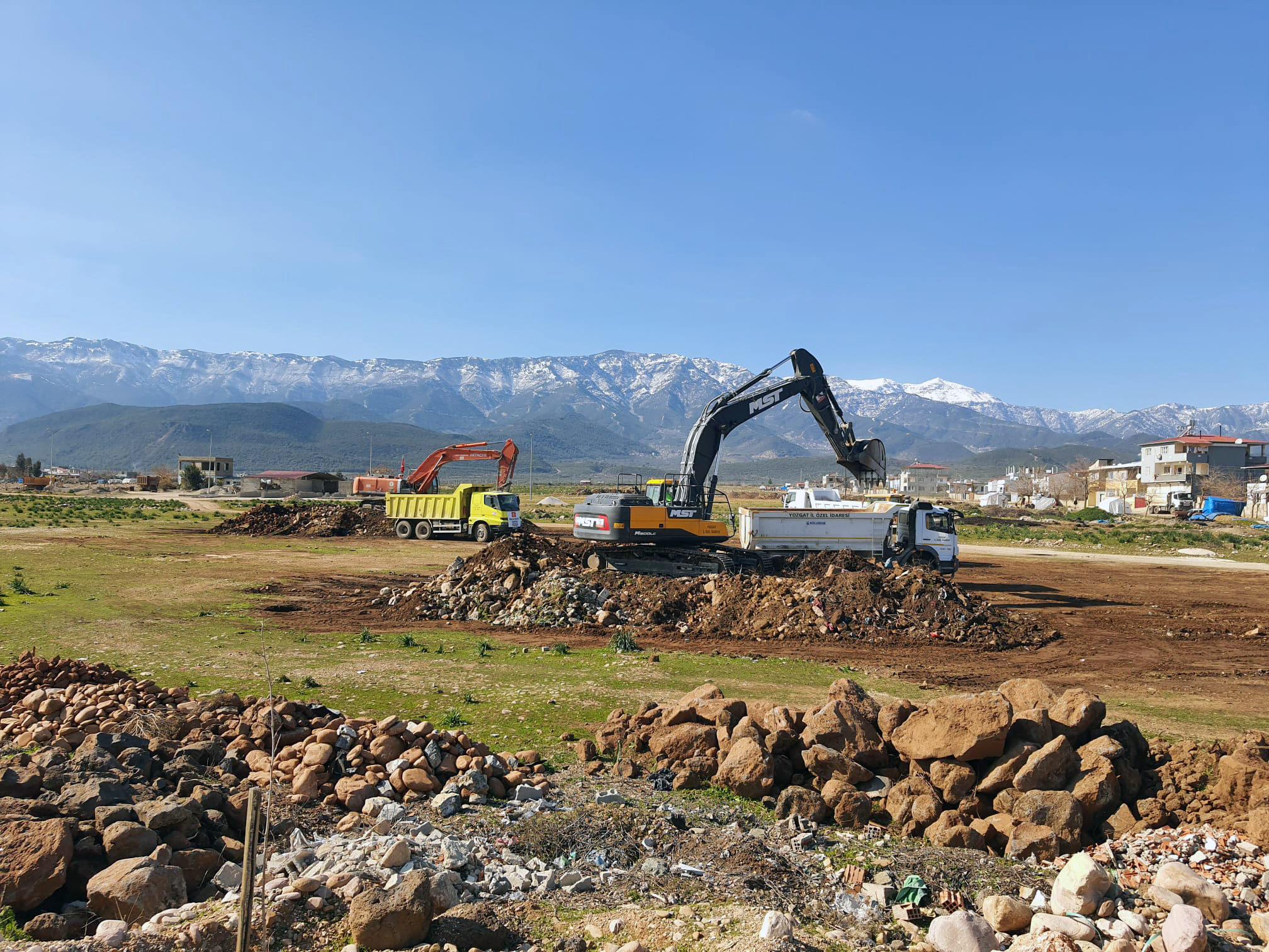 Kahramanmaraş merkezli asrın felaketi olarak nitelendirilen depremlerin ardından enkaz kaldırma