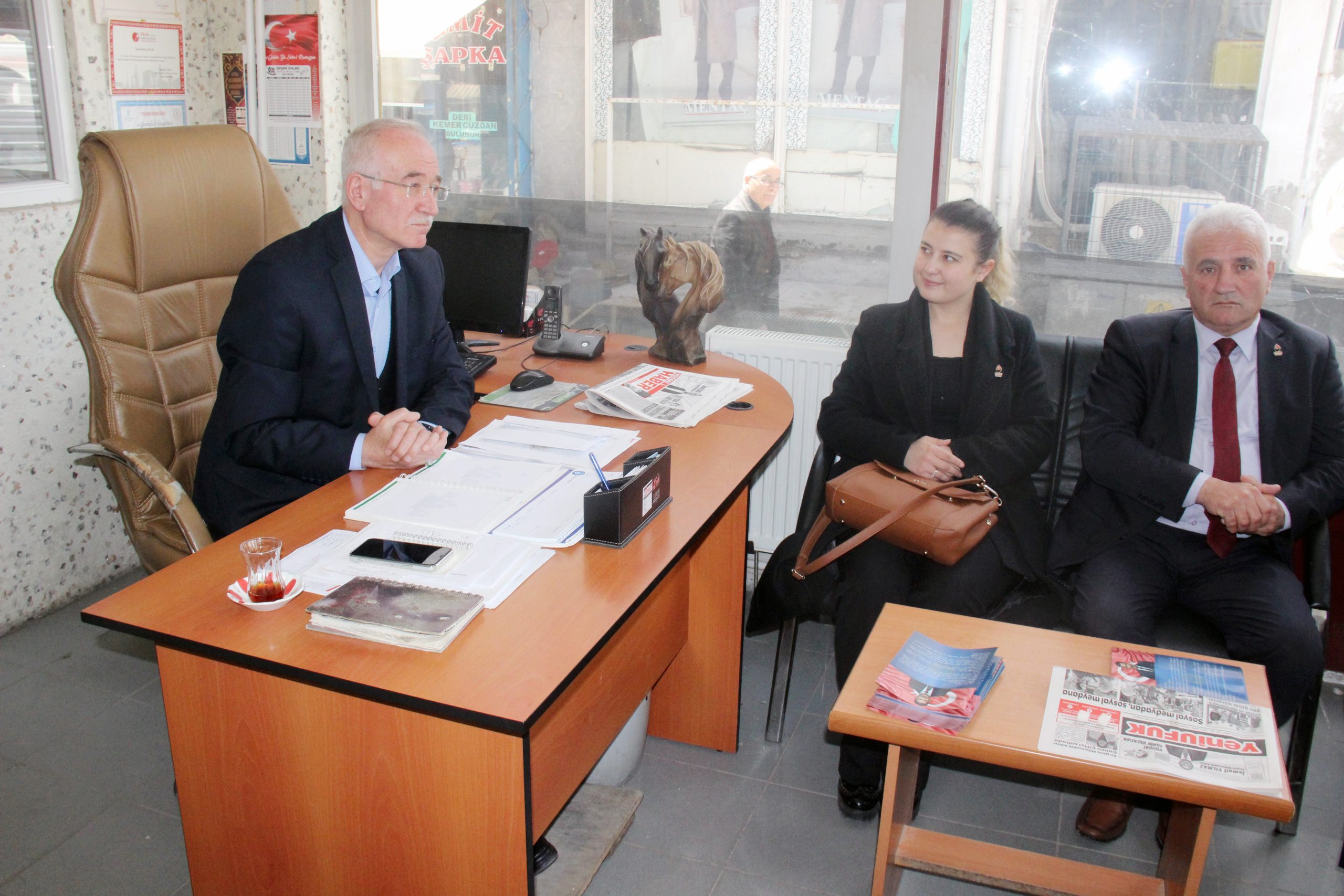 Zafer Partisi Yozgat İl Başkanı Mahmut Açıkgöz beraberinde milletvekili adayları