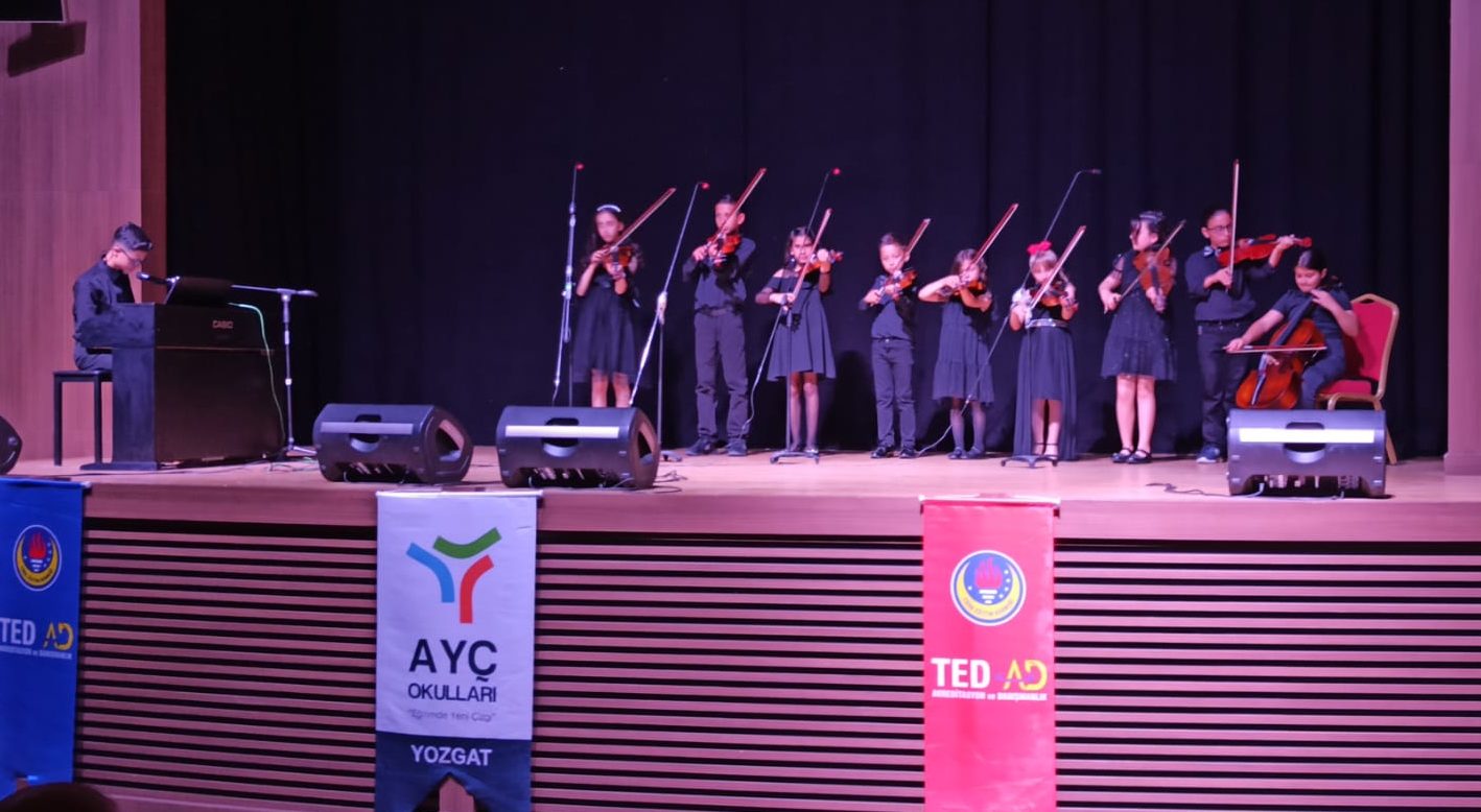 Yozgat AYÇ Okulları/ TED- AD Koleji minik öğrencilerinin yılsonu keman ve piyano konseri büyük