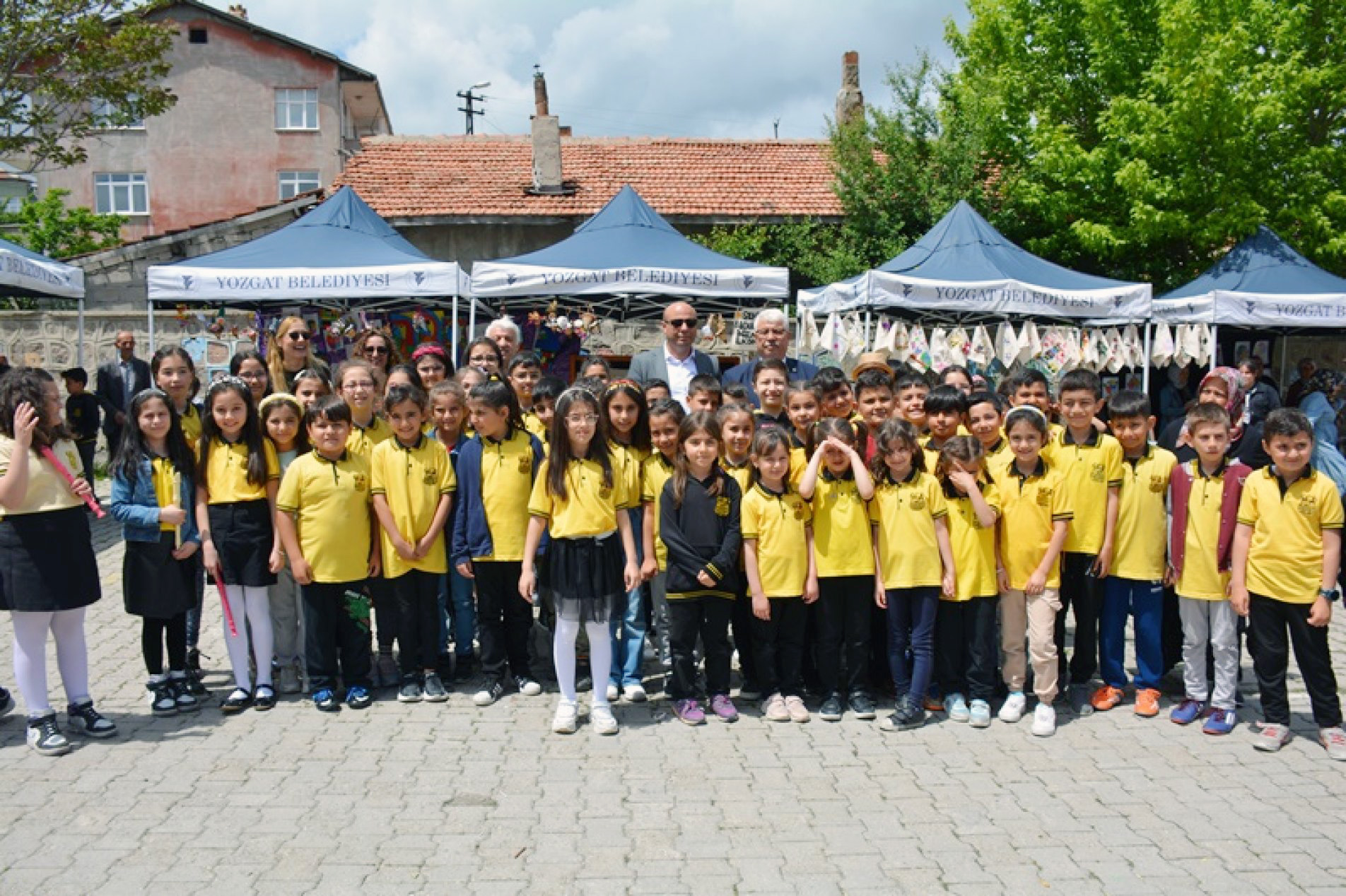 Yozgat Şehit Abdullah Bozkurt İlkokulu öğretmenleri Sadiye Yavuz Kaymak ve