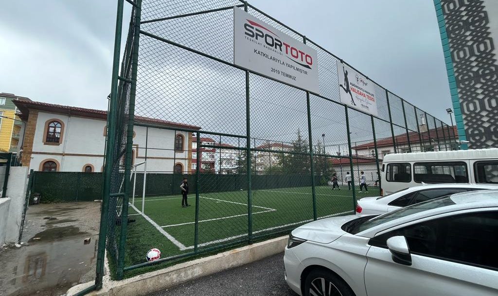 Dönemin Cumhurbaşkanı Yardımcısı Fuat Oktay ve Gençlik ve Spor Bakanı