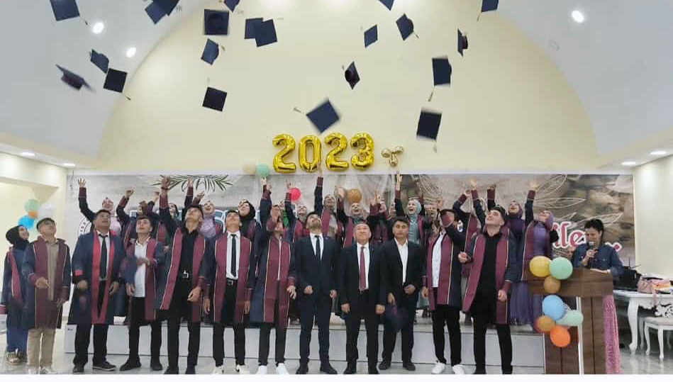 Kadışehri ilçesinde Anadolu İmamhatip Lisesi 12’inci sınıf öğrencileri düzenledikleri tören