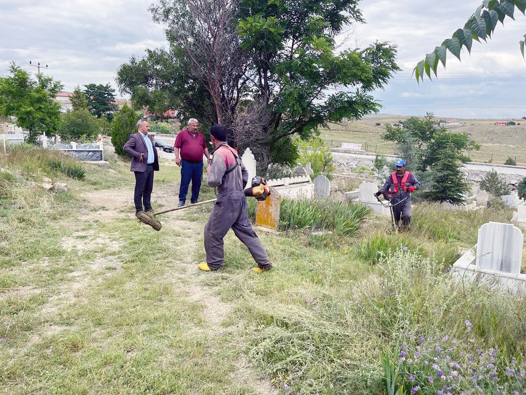 Şefaatli Belediyesi tarafından şehir içerisinde yeni yol yapı çalışmaları yoğun