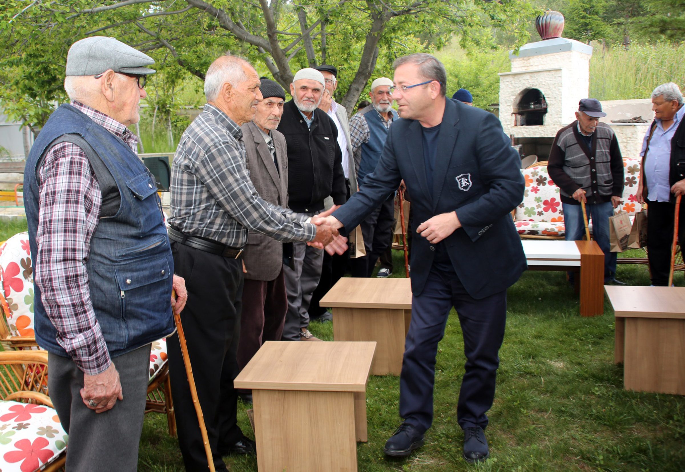 Yozgat Valisi Ziya Polat, şehit ve gazilerin babaları ile Aile