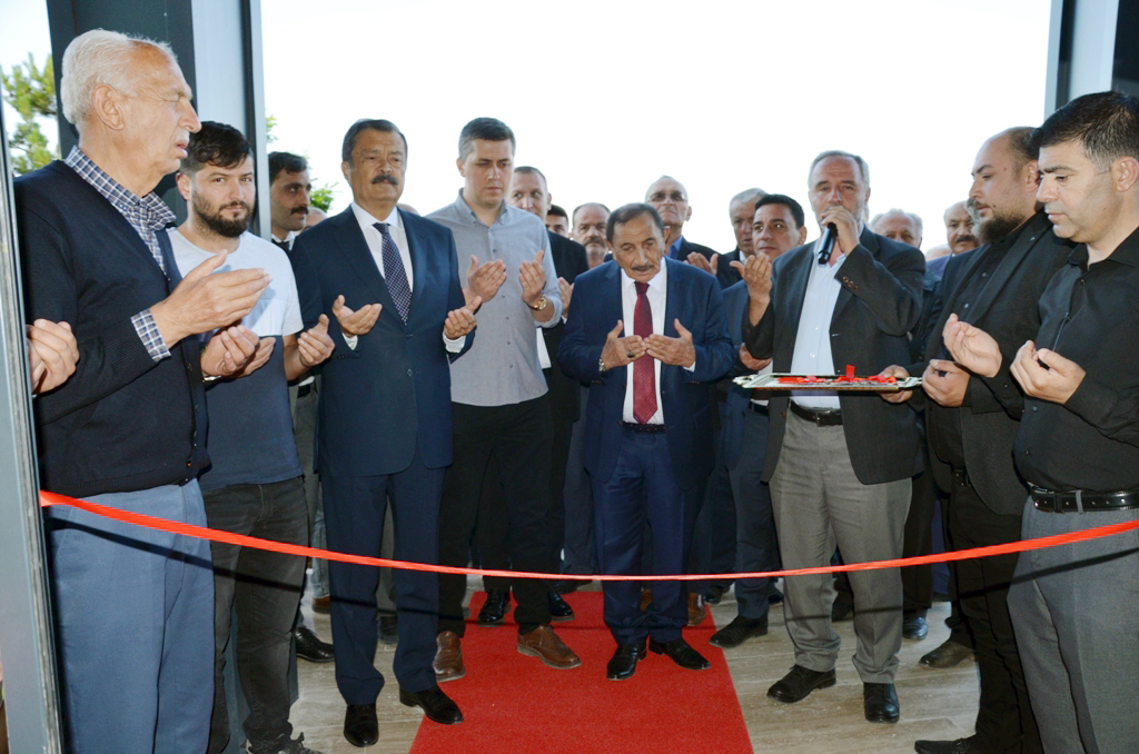 Sarıkaya ilçesinde hizmete başlayan Basilica Hotel&Spa'nın merkezinin açılışı düzenlenen tören