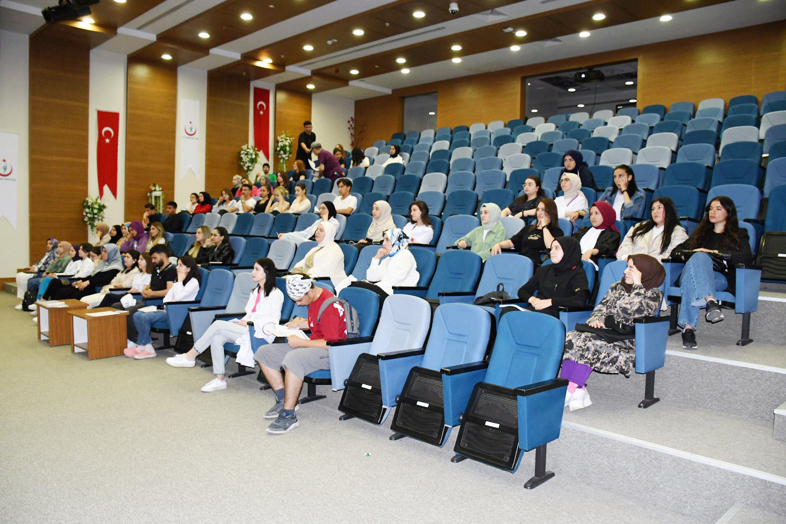 Yozgat Şehir Hastanesi Başhekimi Uz. Dr. Mustafa Kozan, hekimler reçete