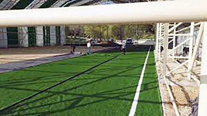 Çayıralan ilçesinde yapımı tamamlanan bölgenin en büyük kapalı halı saha