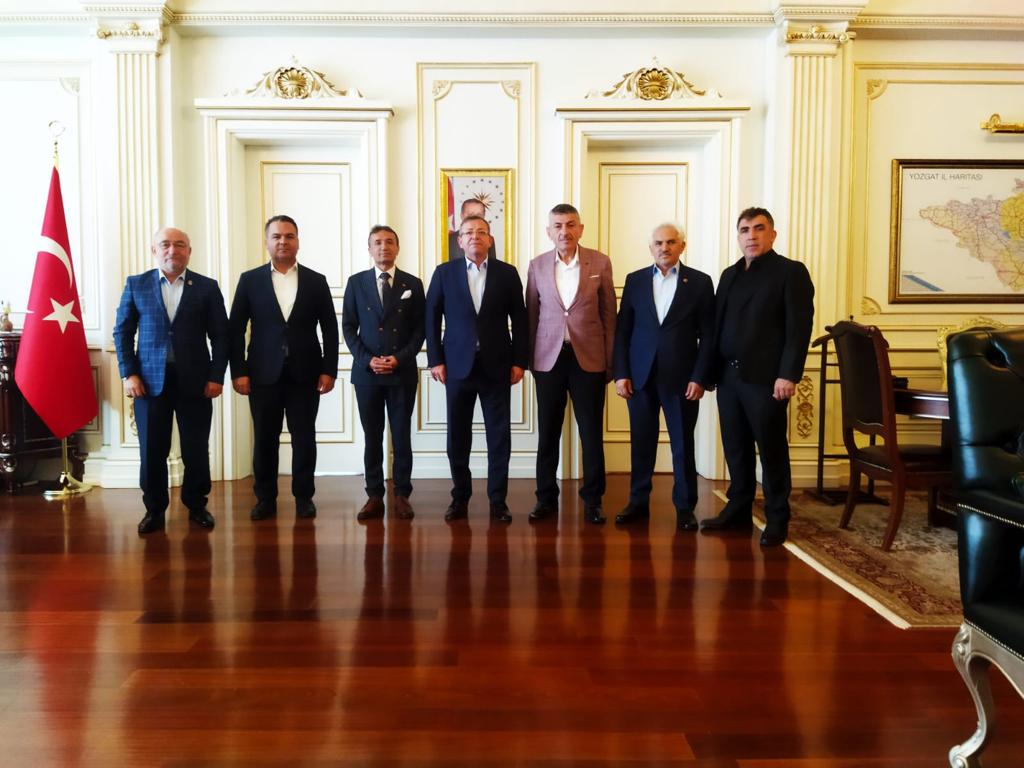 Kocaeli Yozgatlılar Federasyonu (KYF) Genel Başkanı Erol Akalın ve beraberindeki