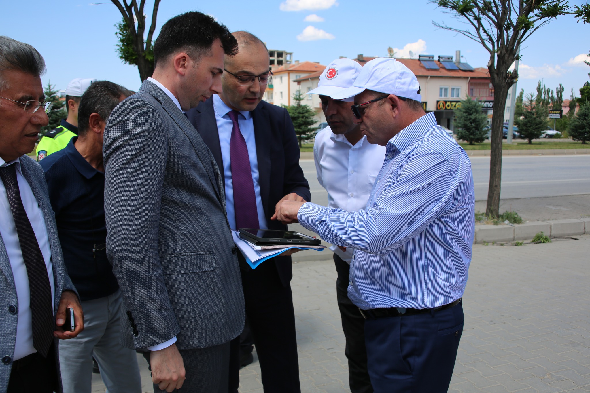Yozgat Valisi Ziya Polat Sorgun ilçesinde anayol güzergahındaki trafik yoğunluğunun
