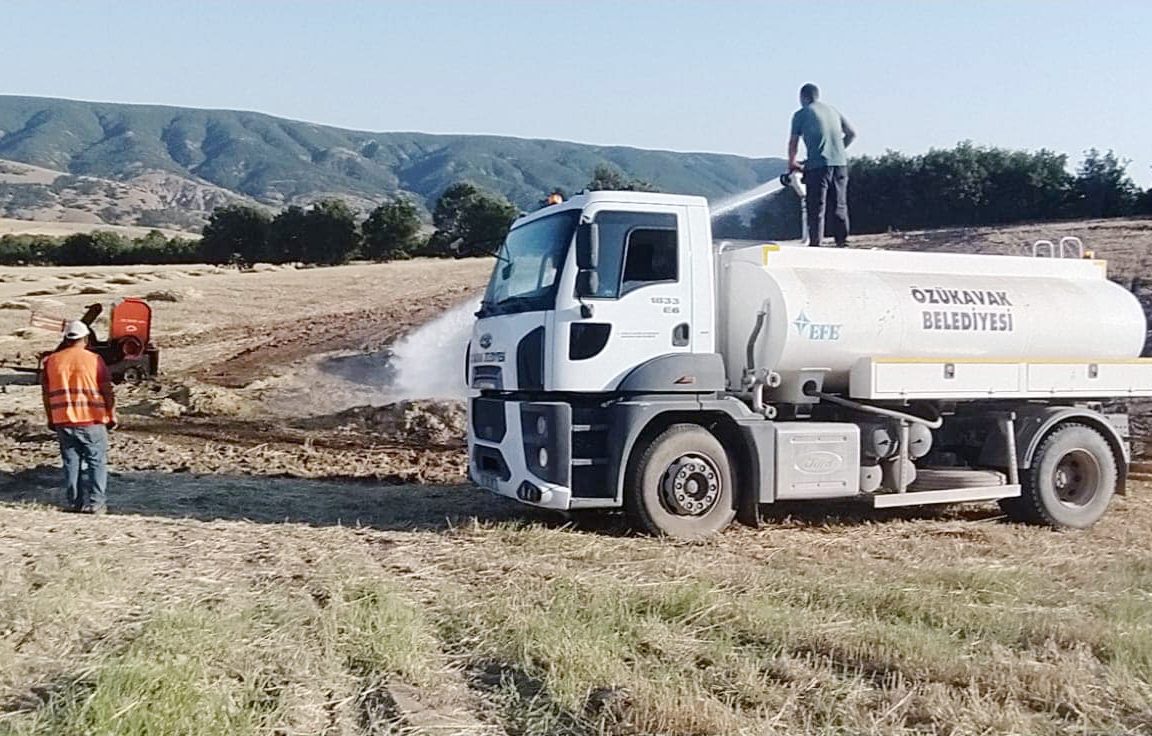 Yozgat’ın Çekerek ilçesine bağlı Özükavak Beldesinde ormanlık alanda çıkan yangın