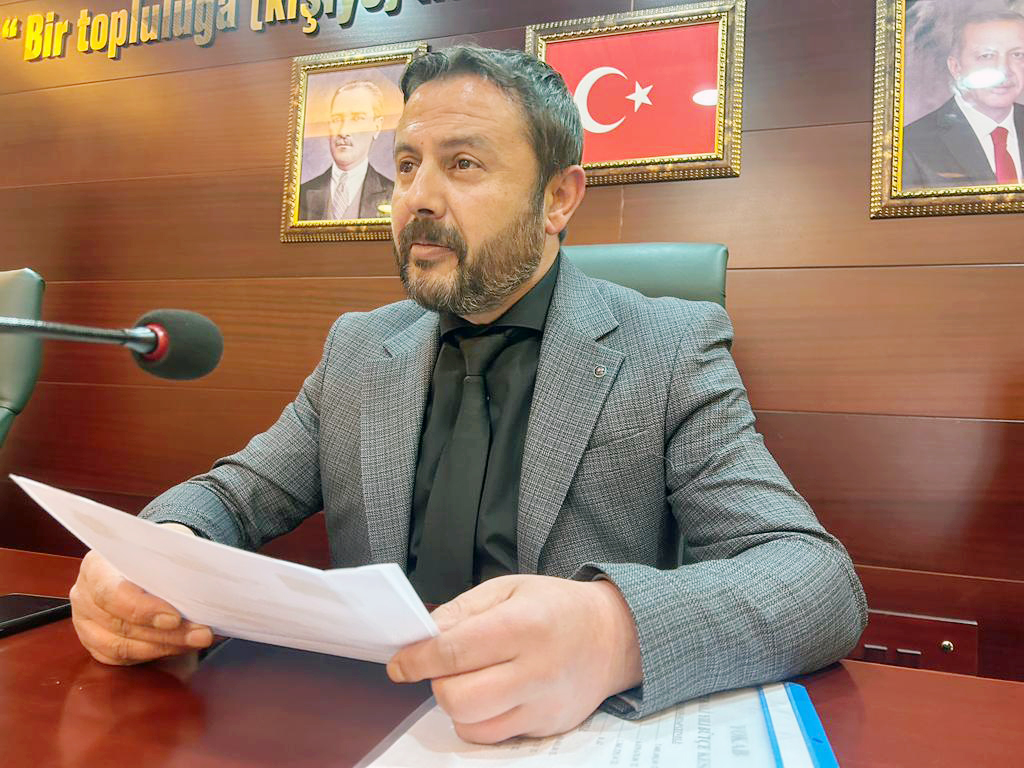 Yozgat'ta siyasetin önemli isimlerinden Nuri Tinel, Adalet ve Kalkınma Partisi'nin