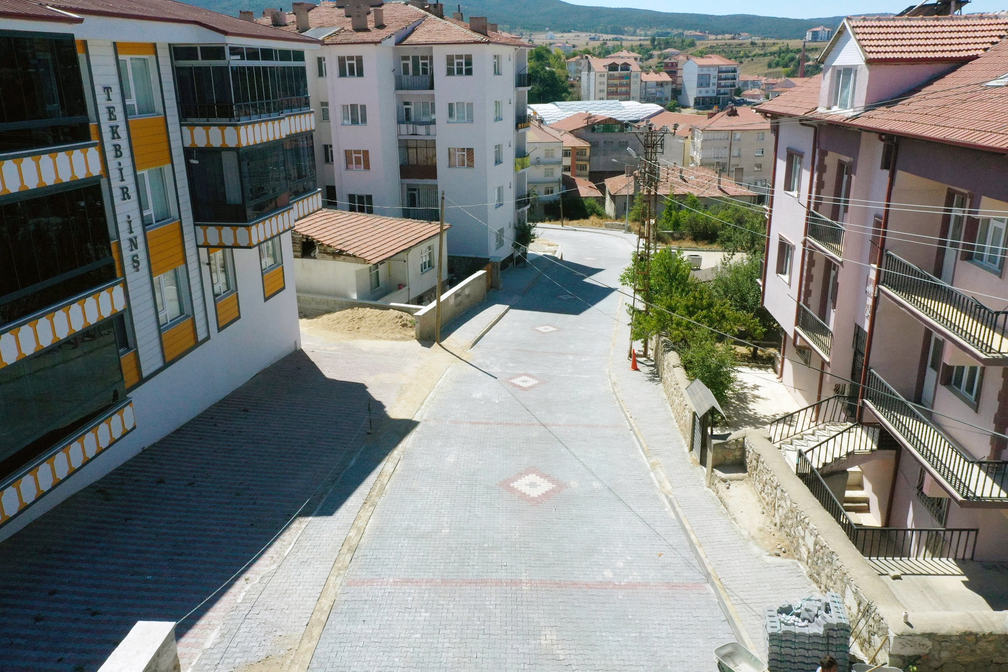 Akdağmadeni Belediyesi tarafından ilçedeki ulaşım ağını güçlendirmek için yollarda yenileme