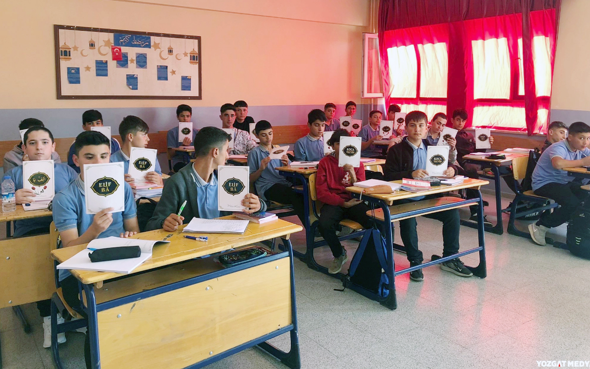 Yozgat'ın saygın hayırsever iş insanlarından Bilal Şahin, Mevlid Kandili vesilesiyle