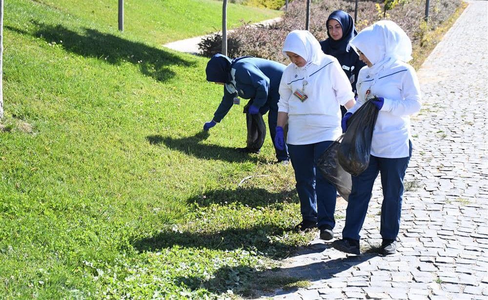 Yozgat Şehir Hastanesi’nde personel tarafından Dünya Çevre Sağlığı Günü kapsamında