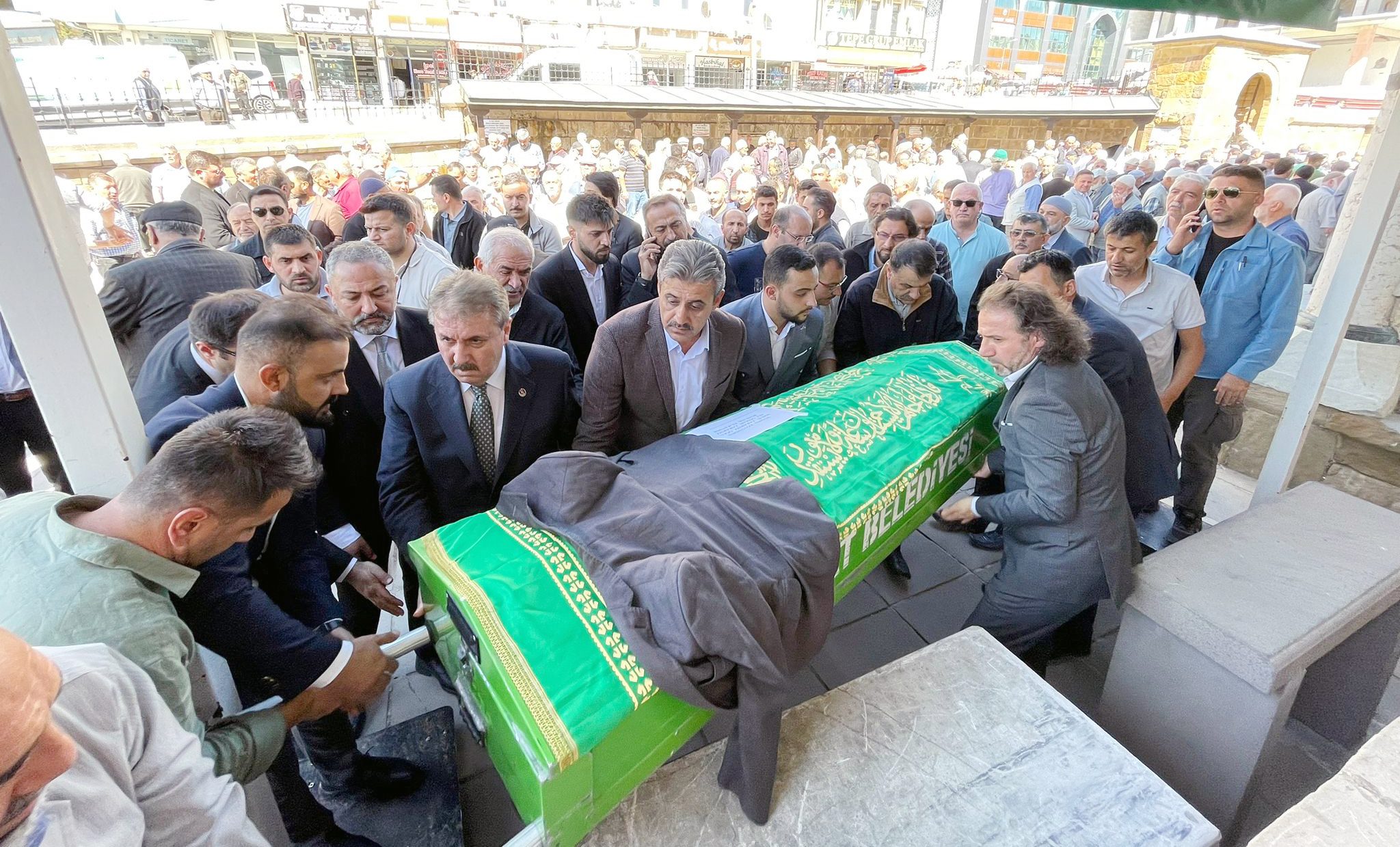 Büyük Birlik Partisi (BBP) Genel Başkanı Mustafa Destici, partisinin Merkez