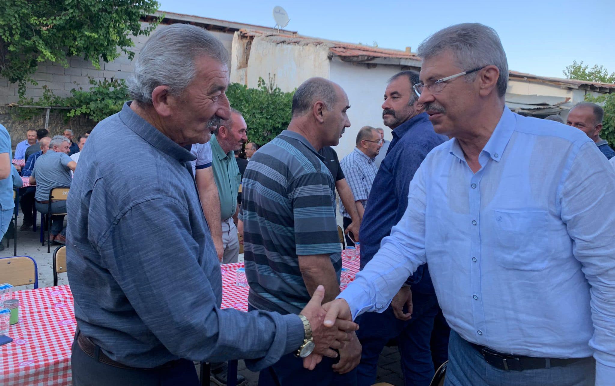 Kayseri Pancar Ekicileri Kooperatifi Yönetim Kurulu Başkanı Hüseyin Akay, Yenifakılı'da