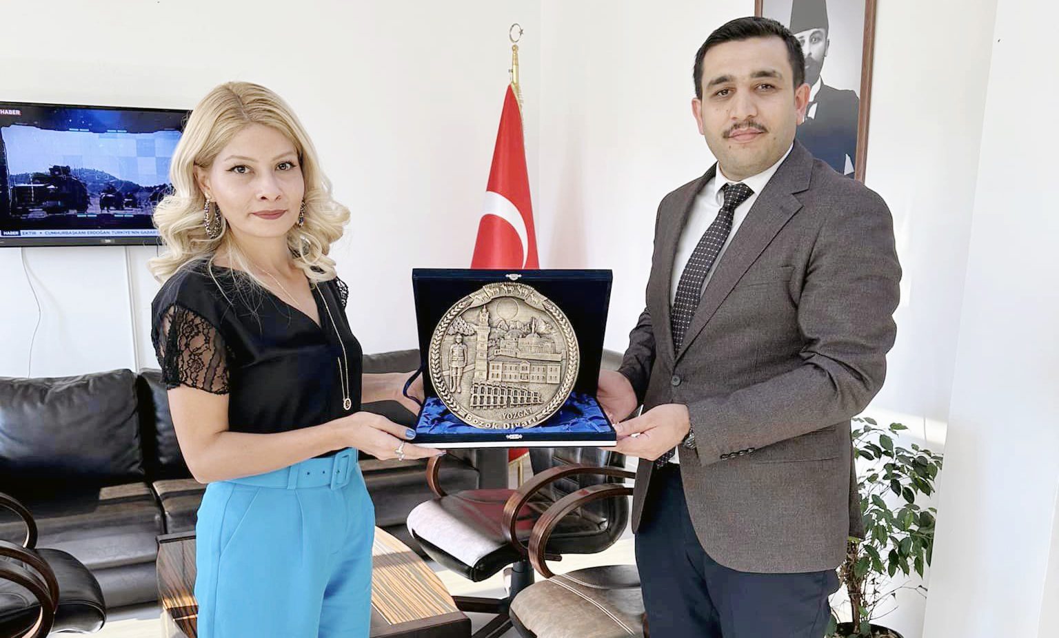 Yenifakılı Kaymakamı Mehmet Şirin Altay, deprem bölgesinden Yenifakılı ilçesine gelerek