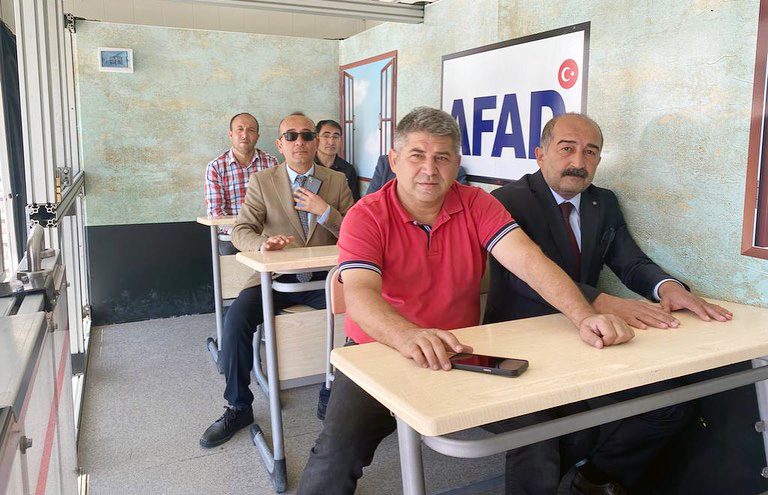 Deprem bilincini artırmak, deprem anında alınması gereken tedbirleri uygulamalı olarak