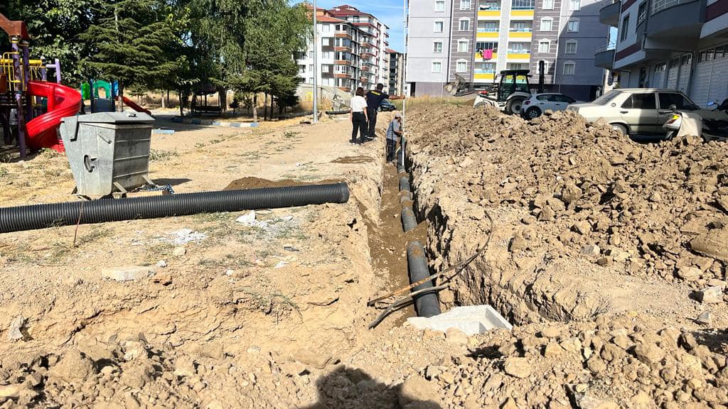 Şefaatli Belediyesi tarafından Yeni Mahallede altyapı çalışmalarına hız kesmeden devam