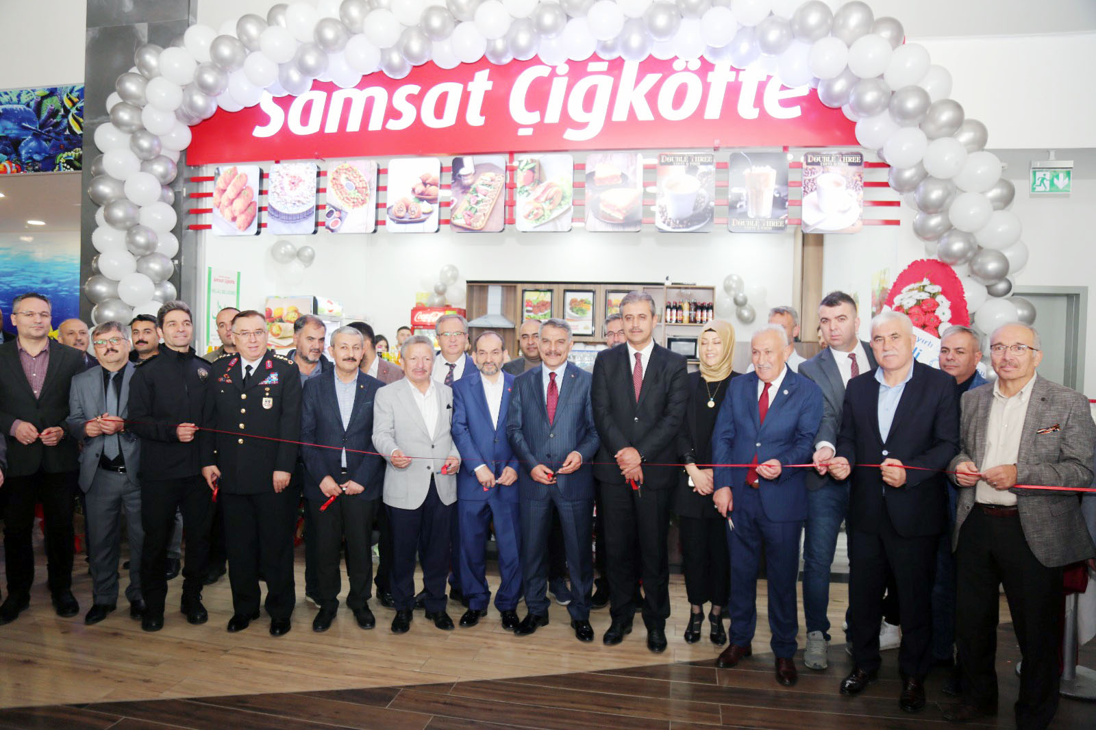 Yozgat’ta sahipliğini Gülçin Zararsız’ın yaptığı Samsa Çiğköfte Novada Alışveriş Merkezinde