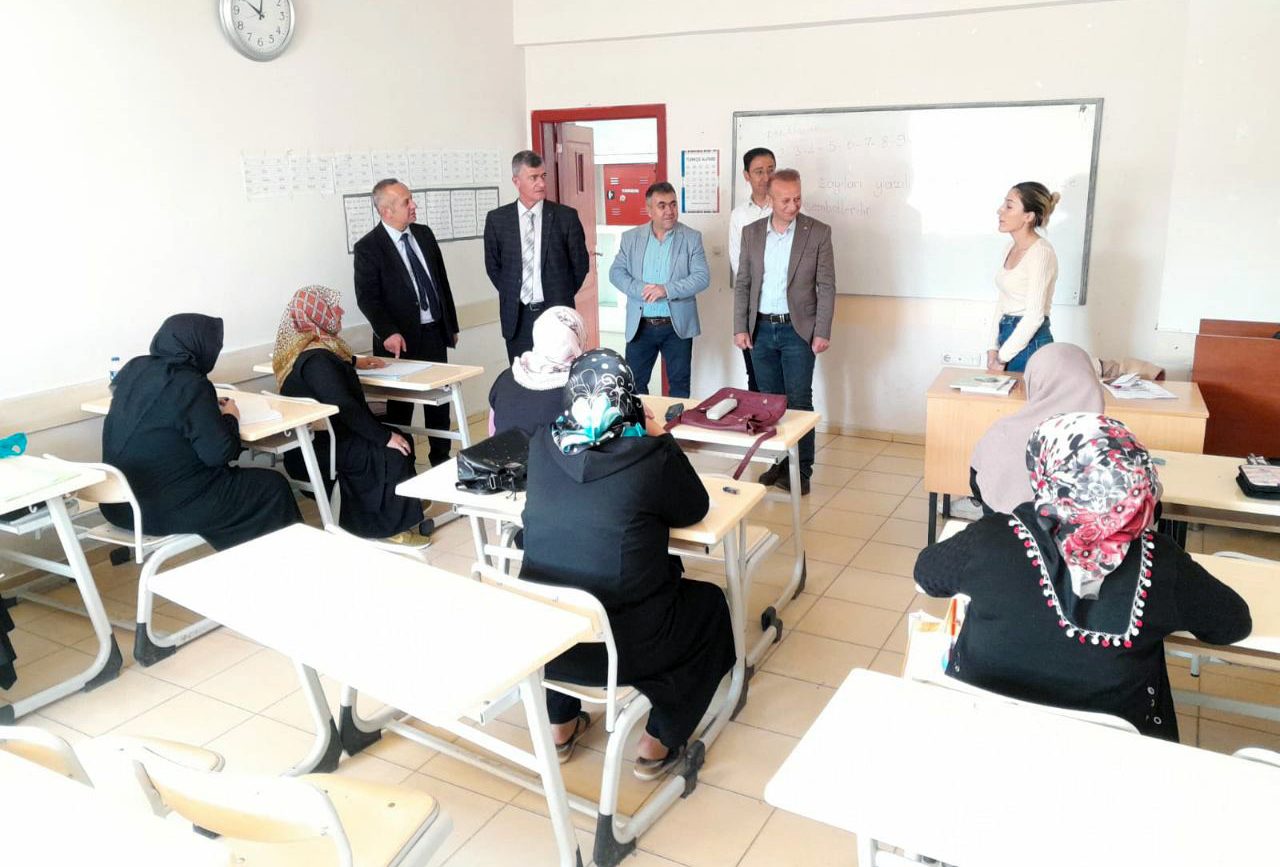 Sarıkaya İlçe Milli Eğitim Müdürü Cüneyt Yoldaş, Şube Müdürleri Sebahattin