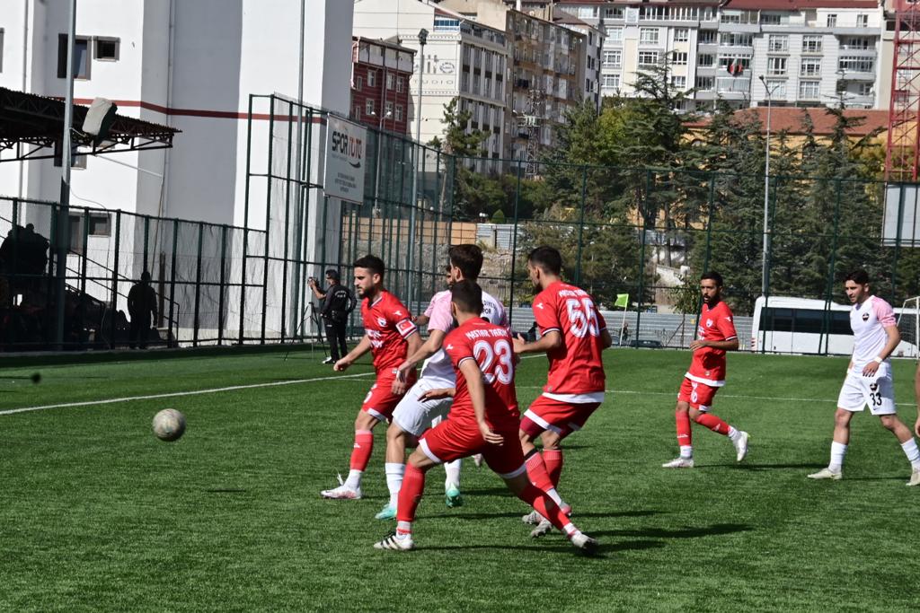 Bölgesel Amatör Ligi 11’inci Grupta mücadele eden Yozgat Belediyesi Bozokspor