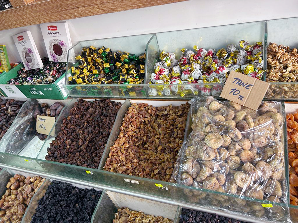 Yozgat’ta Hurma ve Kuru İncir fiyatları pahalanınca esnaf ta çözümü