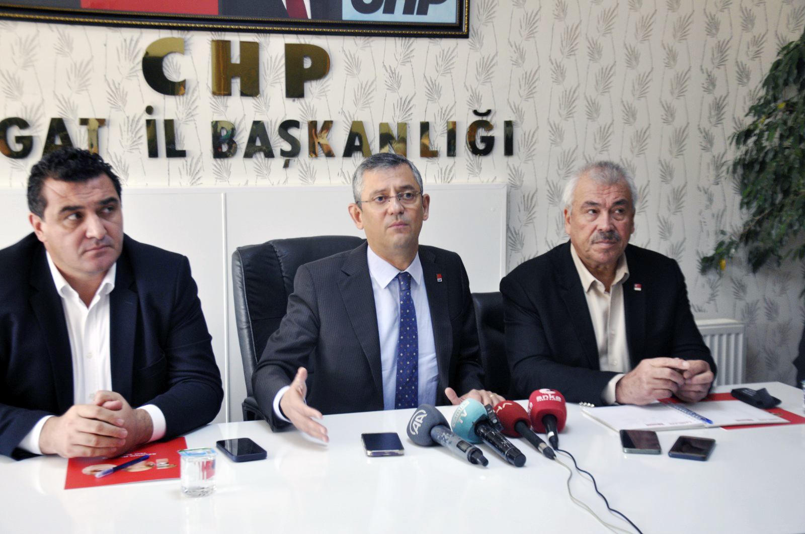 Cumhuriyet Halk Partisi (CHP) Genel Başkan Adayı ve Grup Başkanı