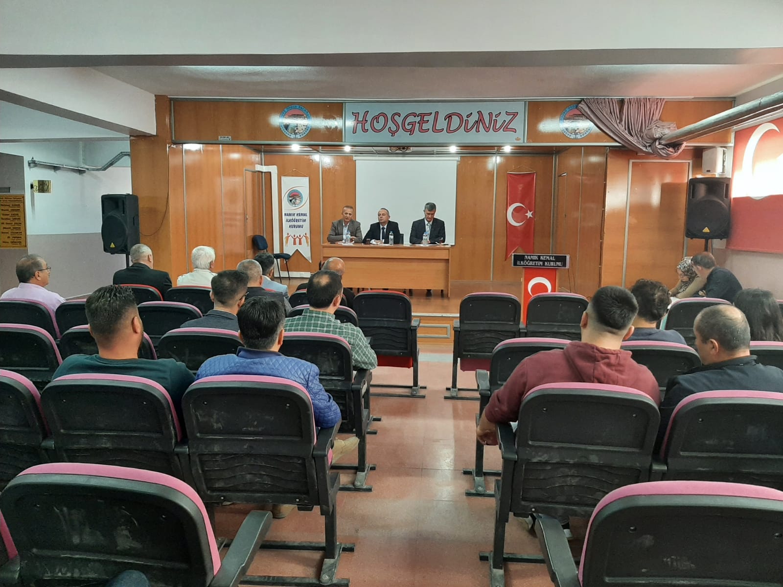 Sarıkaya’da İlçe Milli Eğitim Müdürümüz Cüneyt Yoldaş başkanlığında gerçekleştirilen toplantıda