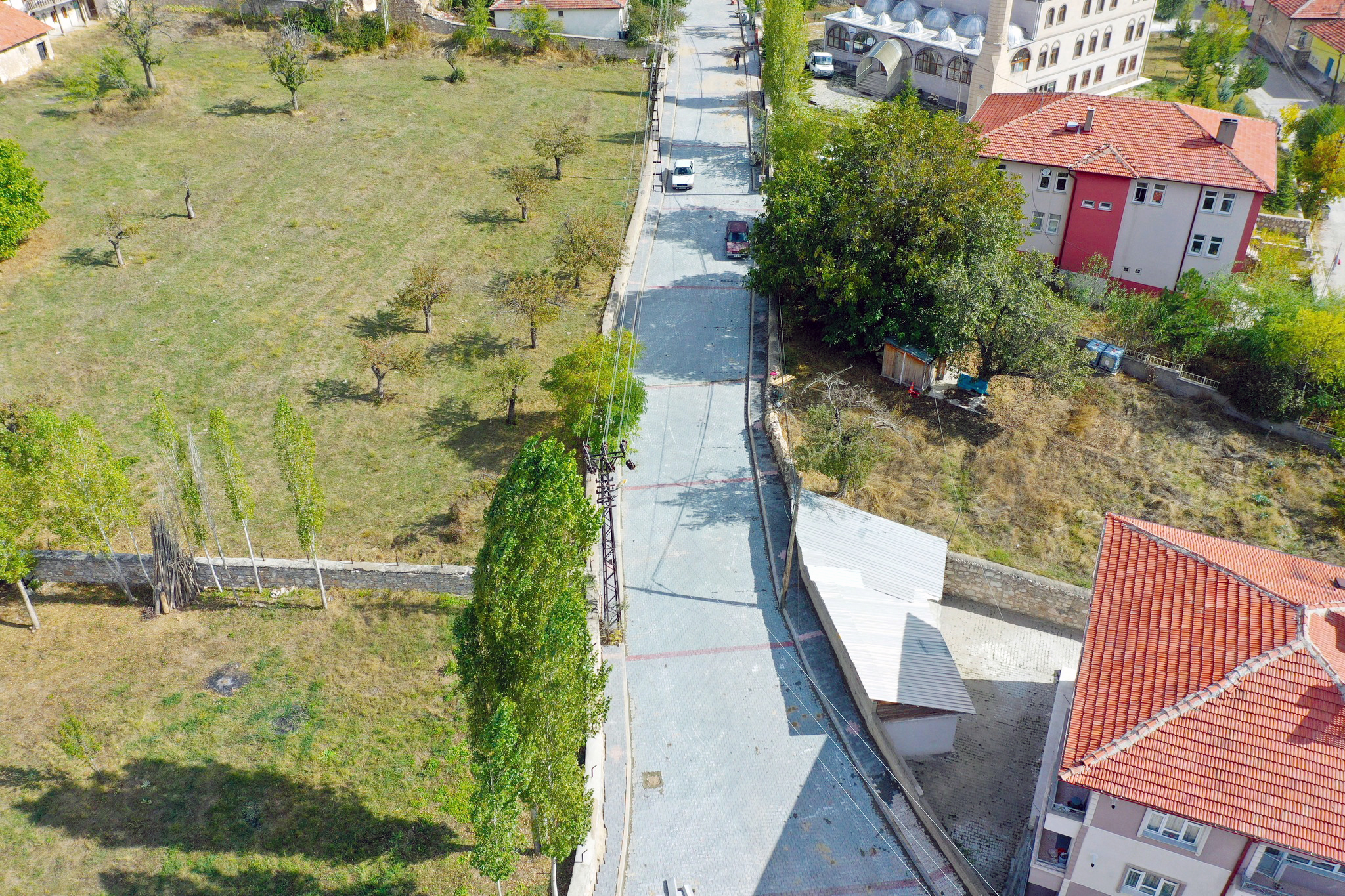 Akdağmadeni Belediyesi, ilçenin gelişimine katkıda bulunmak amacıyla Çamlık Mahallesi İnkılap