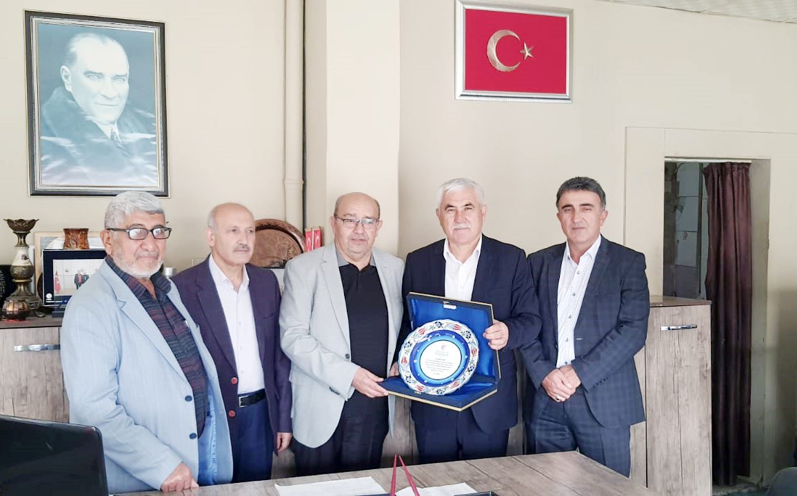 İlim Yayma Cemiyeti Yozgat Şube Başkanı Nurullah Nurdoğan ve yönetimi