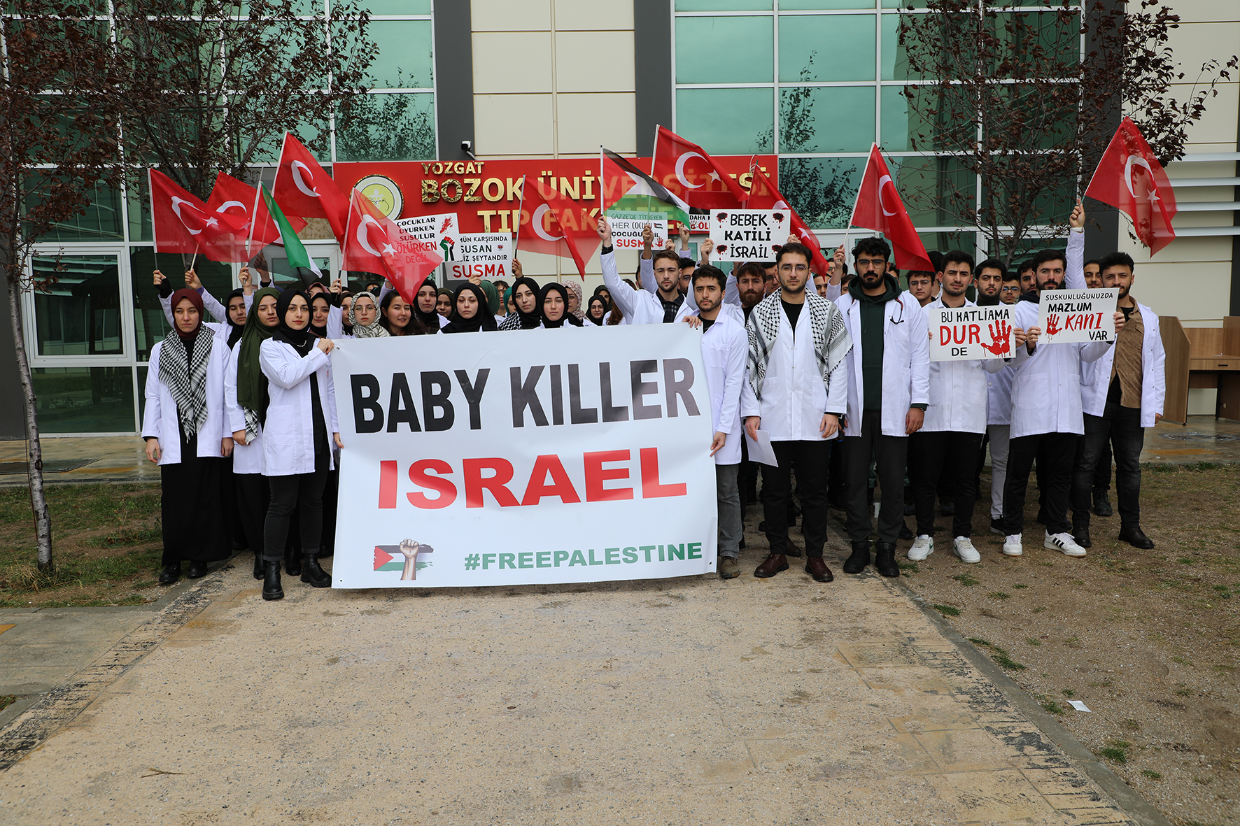 Yozgat Bozok Üniversitesi Tıp Fakültesi öğrencileri, işgalci İsrail'in Gazze'deki hastanelere