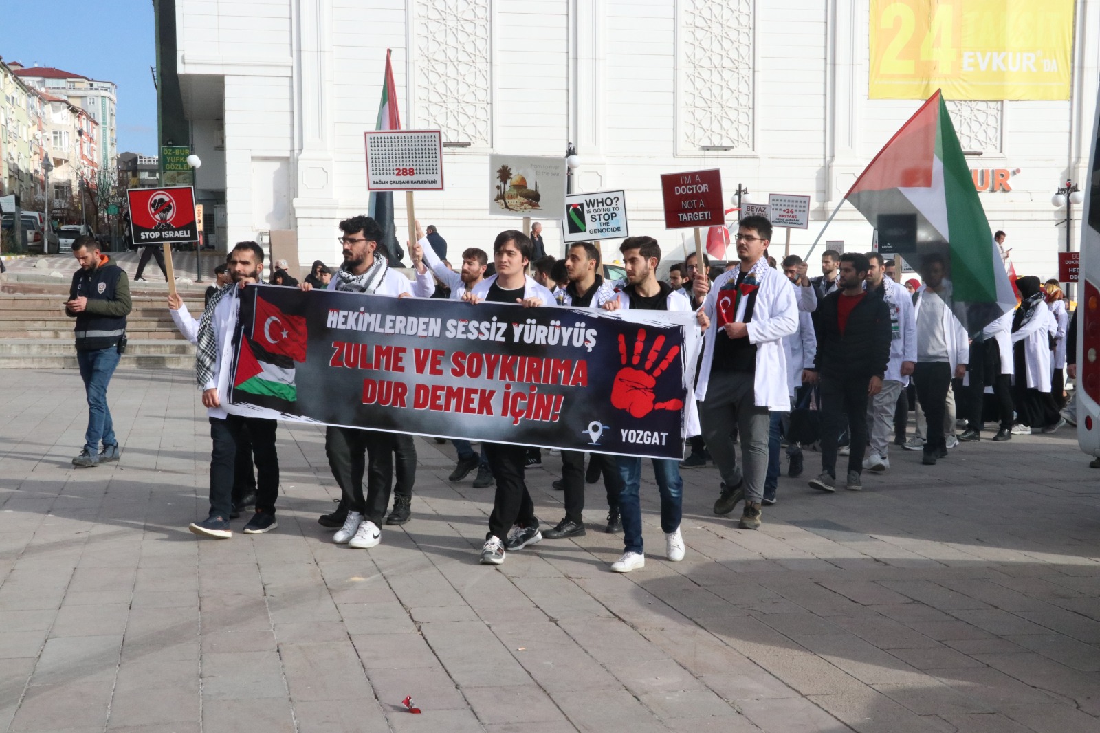 Yozgat Bozok Üniversitesi Tıp Fakültesi öğrencileri ve sağlık çalışanları, İsrail