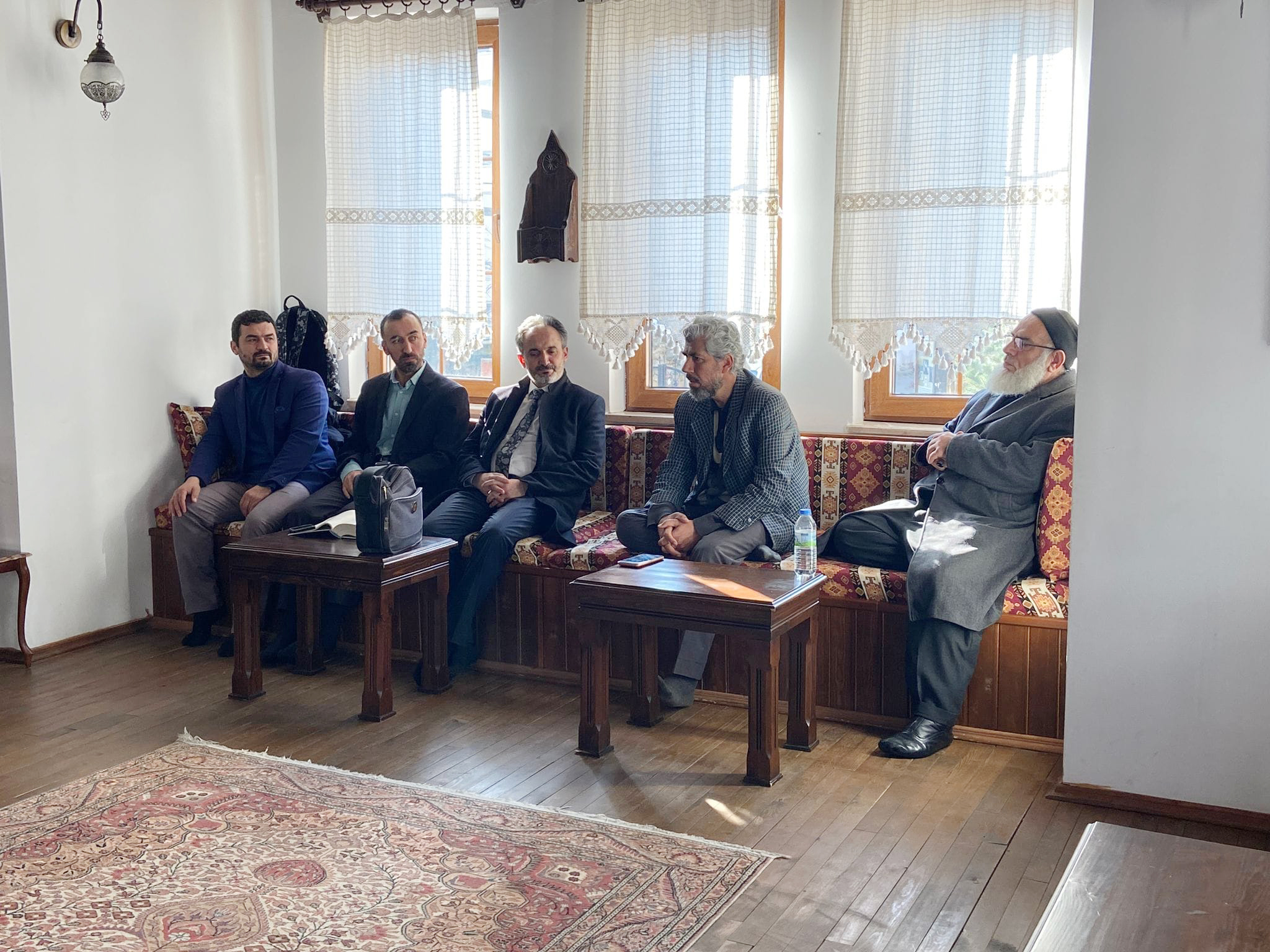 Diyanet İşleri Başkanlığı tarafından başlatılan "Oku-Yorum" projesi, din görevlilerini daha