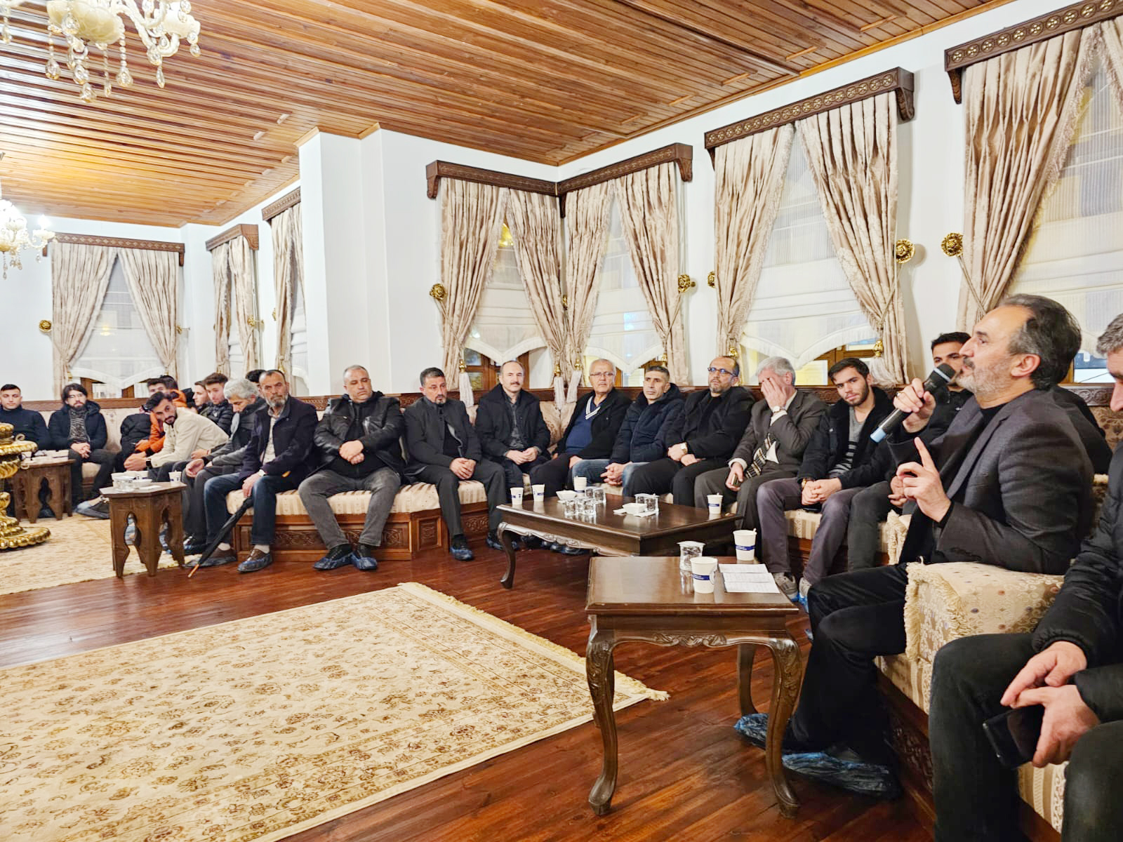 Yozgat İl Müftülüğü, Tarihi Askerlik Şubesinde "Tadında Sohbetler" programlarını başlattı.
