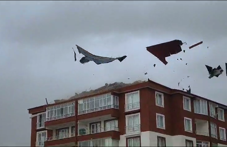 Yozgat Valiliği tarafından, metorolojik verilere göre yapılan açıklamada Yozgat’ta şiddetli