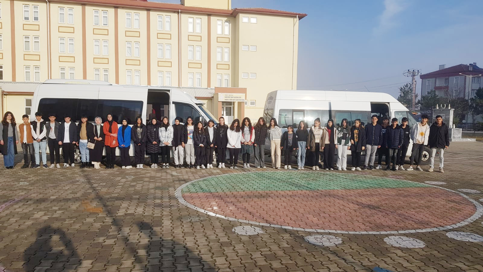 Saraykent’te, Yozgat Valiliği himayesinde, Saraykent Kaymakamlığı ve İl Milli Eğitim